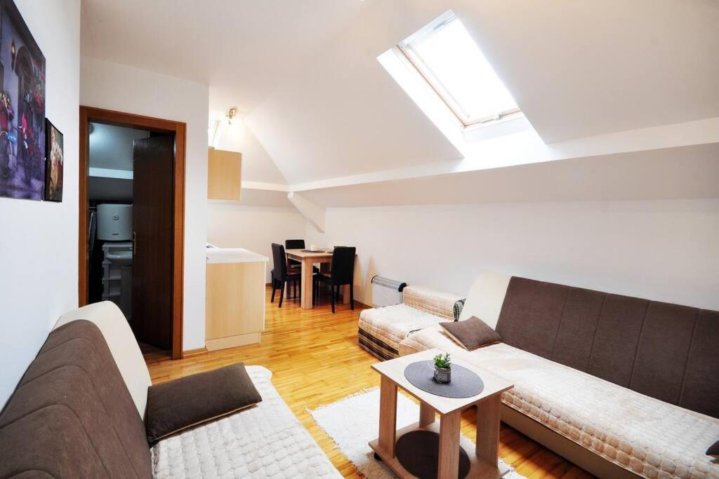 Dacic Apartment