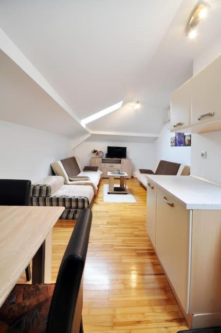 Apartment Dacic *